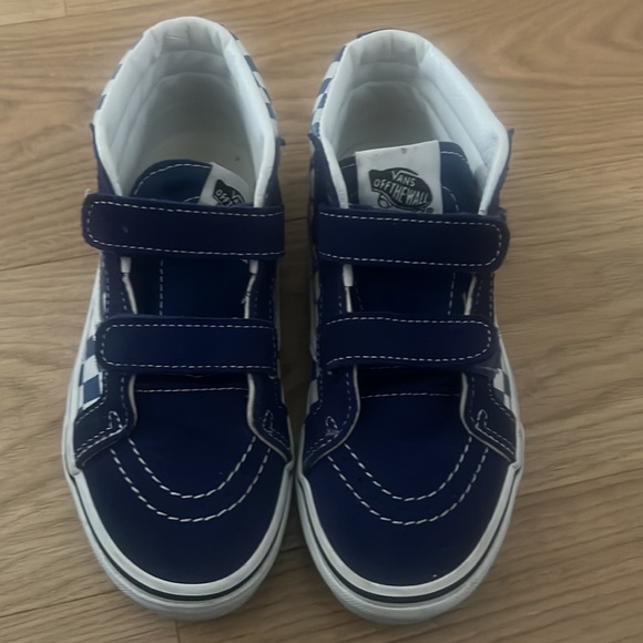 Vans - Picture 3 of 4